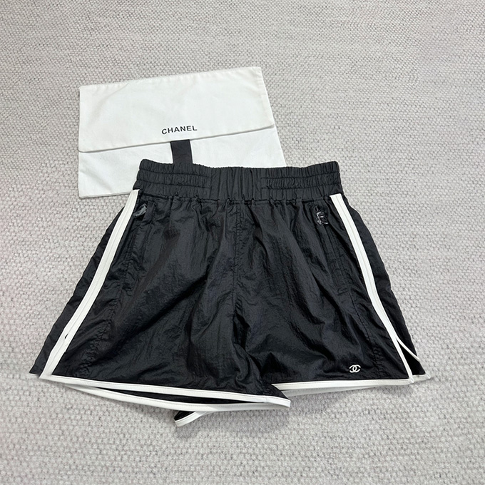 chanel lambskin trim elastic waist casual shorts